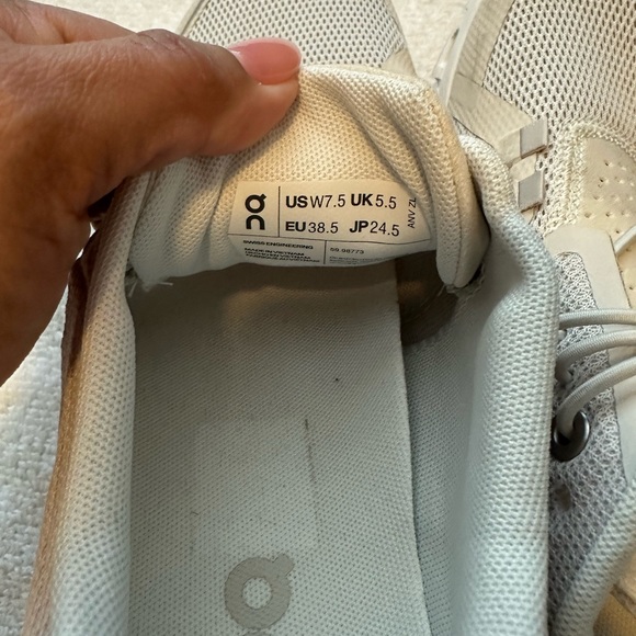 Cloud 5 - Picture 3 of 3